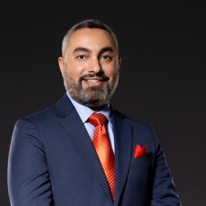 عادل درويش